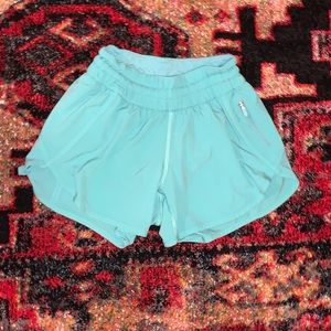 Lululemon tracker v shorts